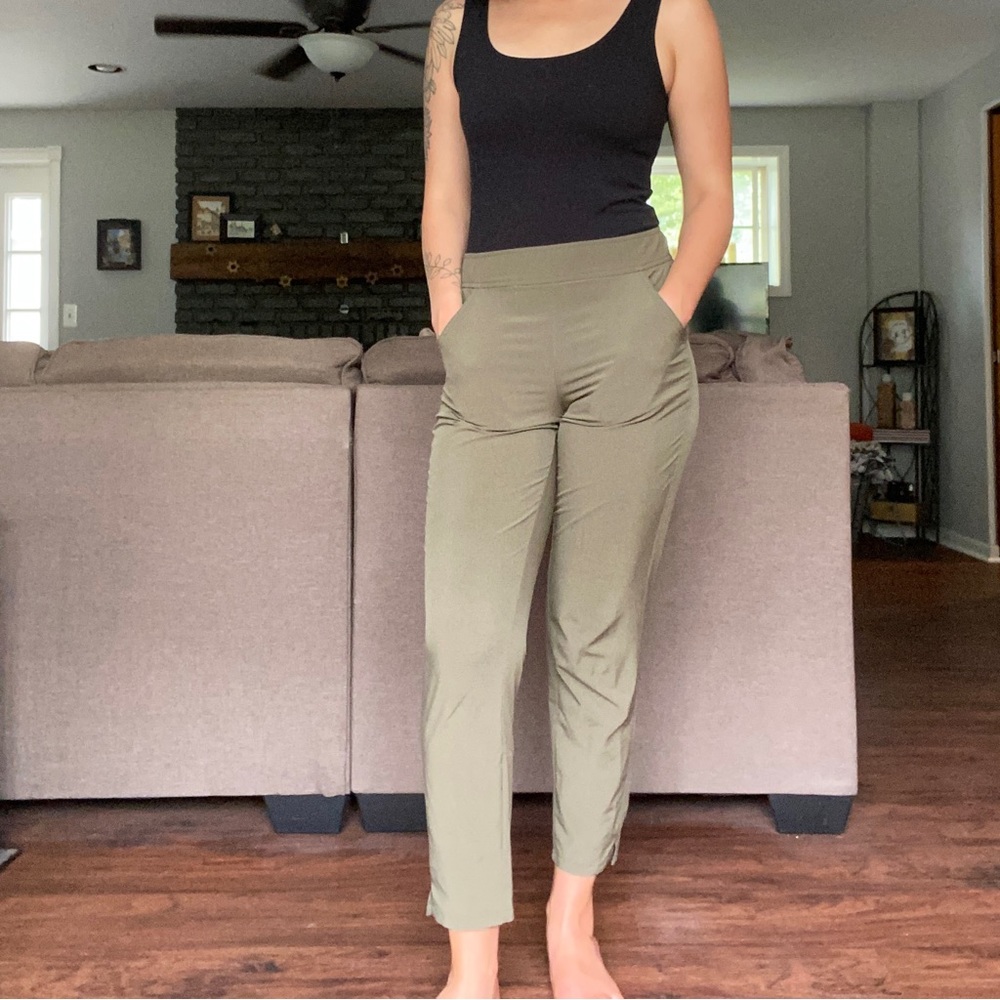 Eddie Bauer Escapelite Slim Ankle Pants